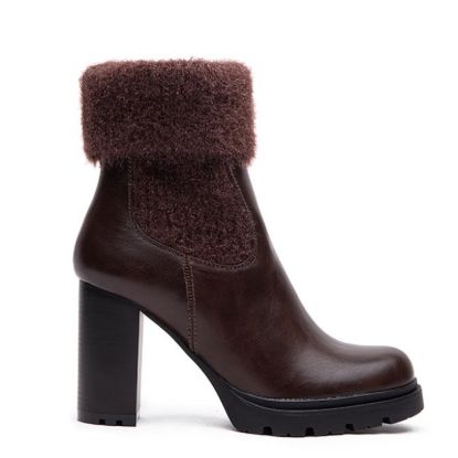 Picture of Faux leather boot with fur