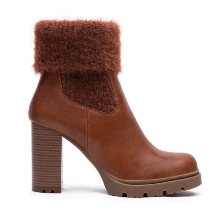 Picture of Faux leather boot with fur